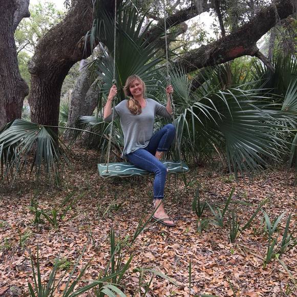 Meet your Posher, Terri - Picture 1 of 1